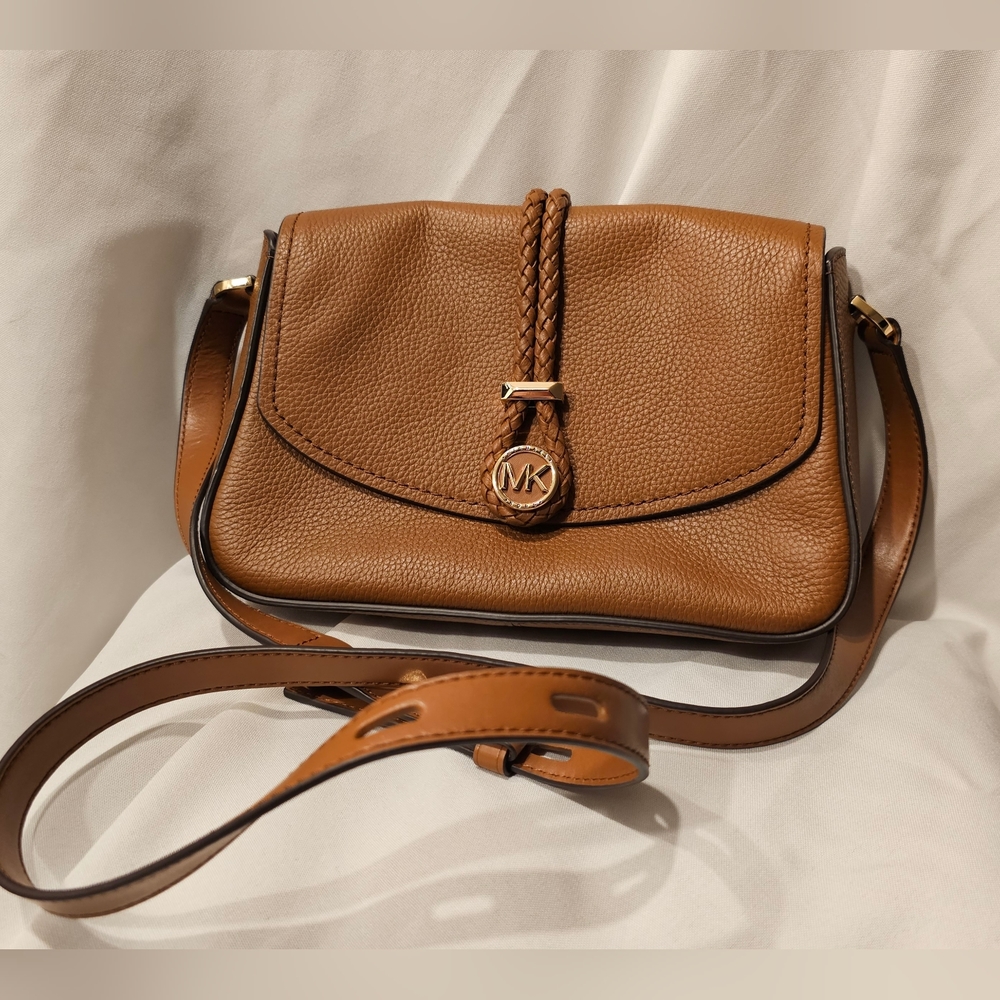Michael Kors Handbag like new.
